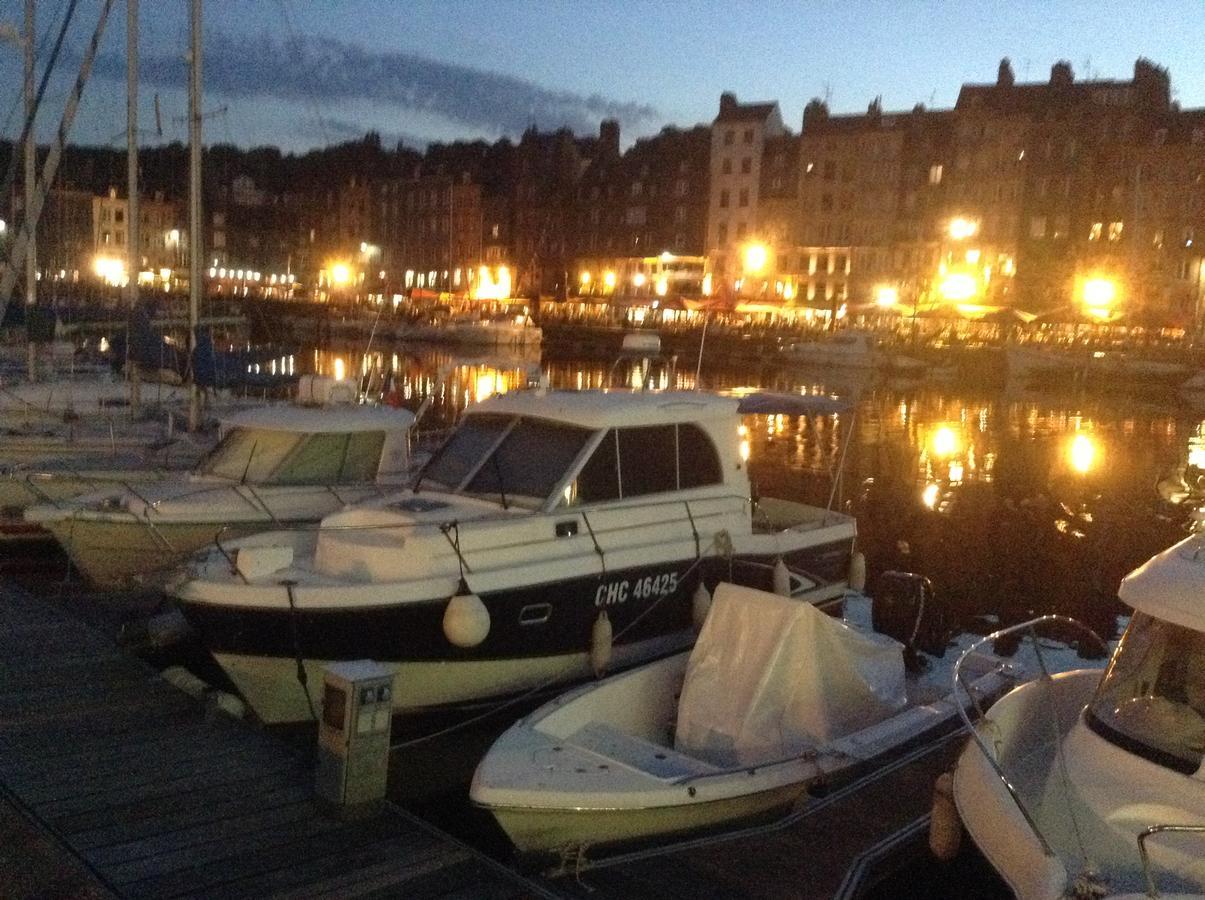 Lamaison Du Phare Honfleur Chambres D'Hotes Et Jacuzzi Prive מראה חיצוני תמונה